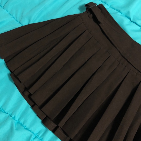 Beautiful black mini skirt - Picture 7 of 7